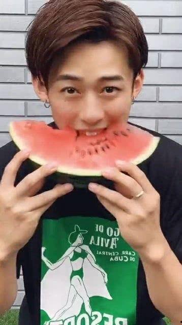 吃瓜网红小哥哥微博号